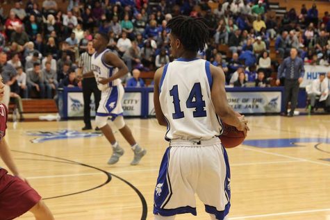 Blue Jays fall to Seaman 61-44