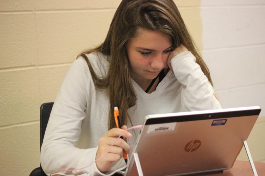 Junior Kaitlyn Elliot works on Algebra 2 in a personalized learning class on Friday August 31st. 