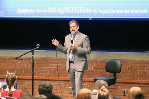 Two Prominent Kansas Judges Visit Seniors