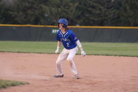 Varsity Baseball Sweeps Highland Park